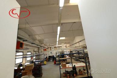 Immobile di 400 m² a Bucine