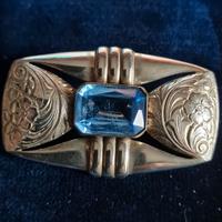 Antica spilla Art Decò con pietra simil – zaffiro