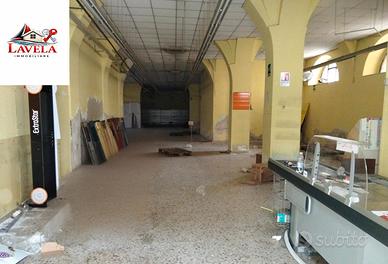 Riposto, locale commerciale 650mq, ex supermercato