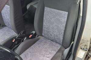 sedili anteriori Ford fiesta 