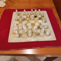 scacchiera in marmo e onice