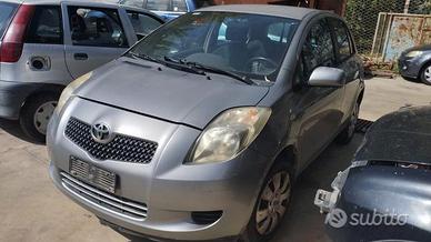 Ricambi Toyota Yaris anno 2007 cil. 1.0 benzina