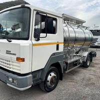Nissan eco T.135 con cisterna per trasporto latte