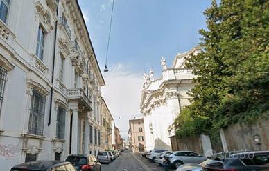 Ampio monolocale zona Stazione Centrale