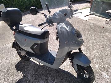 Scooter Niu mqi gt