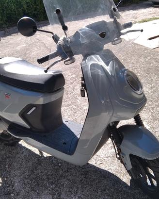 Scooter Niu mqi gt