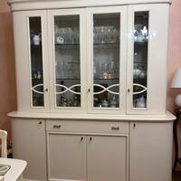 Credenza,tavolo e sedie