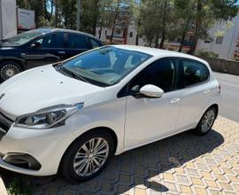 Peugeot 208 BlueHdi 75 cv