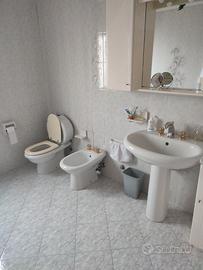 Villa, due unità abitative, cedute in blocco