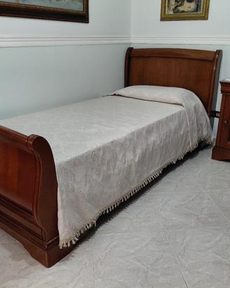 Letto e comodino
