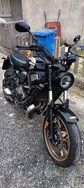 moto xsr 750