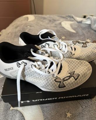 Scarpe chiodate atletica