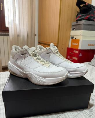 Jordan Max Aura 3 White/Silver - Taglia 44