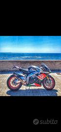aprilia rsv4