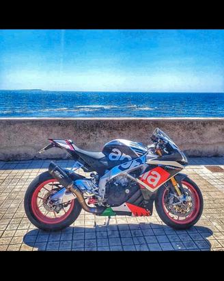 aprilia rsv4