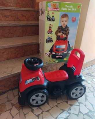 Camion cavalcabile bambini