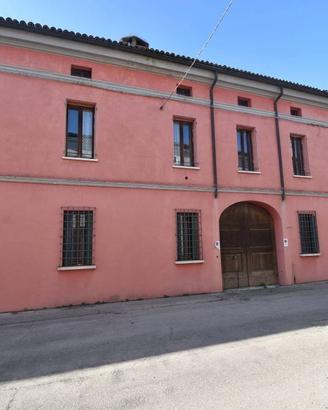 Casa indipendente di 550 m² con più di 5 locali e 