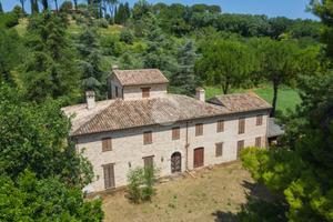 VILLA SINGOLA A COLLI AL METAURO