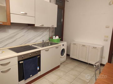 Monolocale/ camera con bagno a uso esclusivo