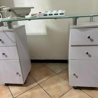 Tavolino per unghie con aspiratore