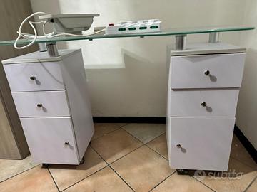 Tavolino per unghie con aspiratore