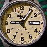 Seiko 5 36mm cinturino nato.  Sabbia
