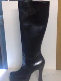 STIVALI NUOVI  N°39 CON TACCO 12 E PLATÓ DI CM 3