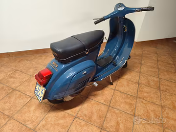 Vespa 125 primavera et3 jeans