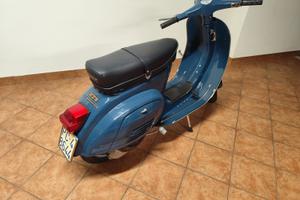 Vespa 125 primavera et3 jeans