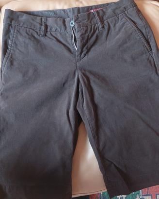 pantaloni corti