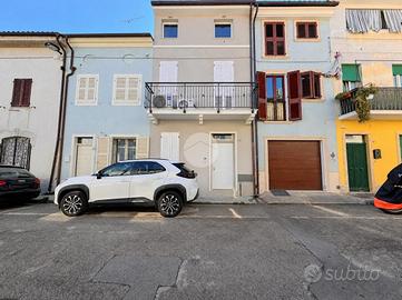 CASA SEMINDIPENDENTE A CIVITANOVA MARCHE