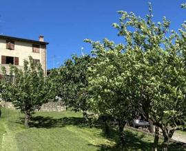 Fetta di casa di corte, con vista panoramica