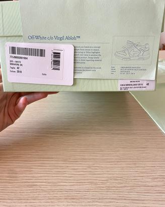 Off white nr 42