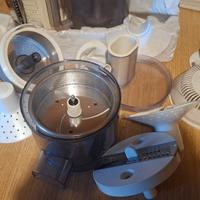 Robot da cucina con pezzi di ricambio