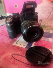 Fotocamera Fujifilm FinePix S4200 - Zoom 24x