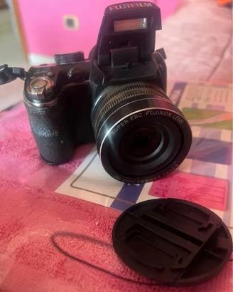 Fotocamera Fujifilm FinePix S4200 - Zoom 24x
