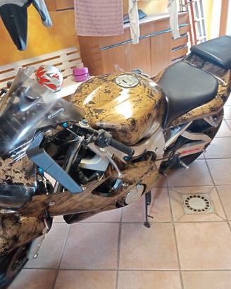 Yamaha r6 del 2001