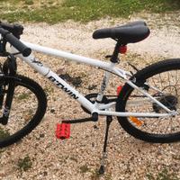 bicicletta B twin da ragazzo