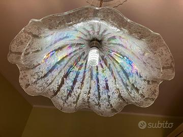 Lampadario in vetro soffiato.