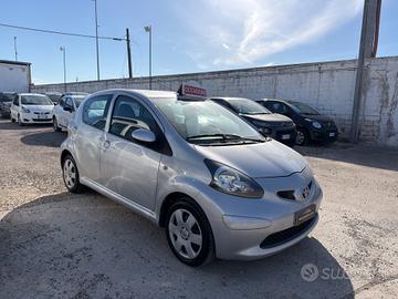 Toyota Aygo 1.0 12V VVT-i 5 porte Sol