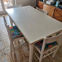 tavolo allungabile  bianco in legno con 4 sedie 