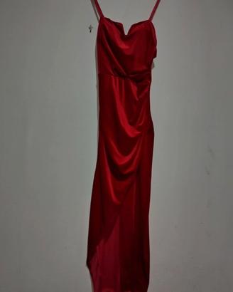 Vestito elegante in velluto con spacco a lato