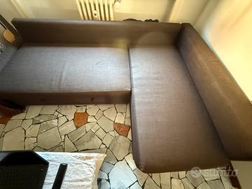 Divano angolare IKEA con letto estraibile