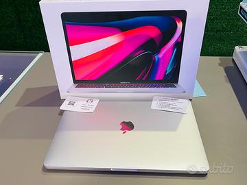 MacBook Pro 13 2022 M2 13 pollici 8-1TB usato.
