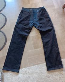 Pantaloni stile cowboy