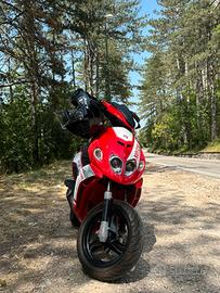 Malaguti Phantom F12-R LC 50cc (Ducati corse)