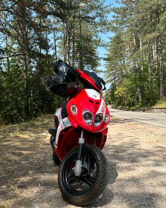 Malaguti Phantom F12-R LC 50cc (Ducati corse)