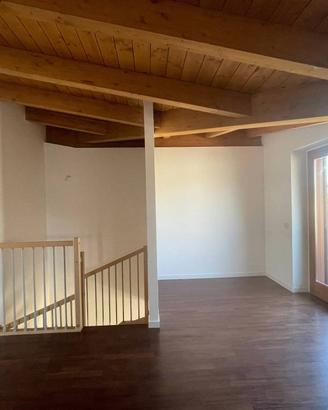 Appartamento di 133 m² con 4 locali e box auto a S