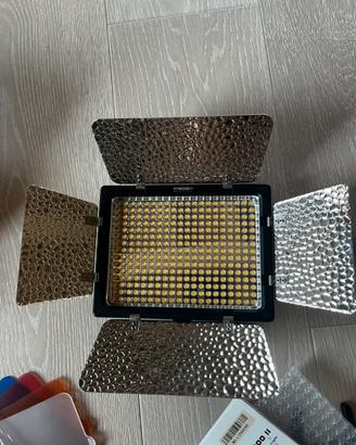 Yongnuo YN-300 II LED Luce flash Video Hot Shoe