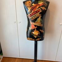 Busto in legno decorato da arredamento